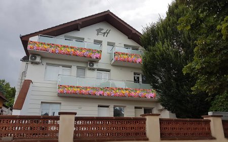 Road House Apartment**** Alsópáhok
