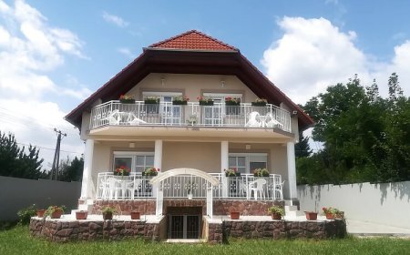 Lotti Üdülőház Balatonalmádi