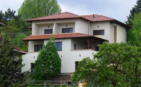 Abbázia Apartmanház Balatonalmádi