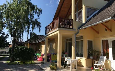 Tamás Marika Apartmanház Balatonboglár