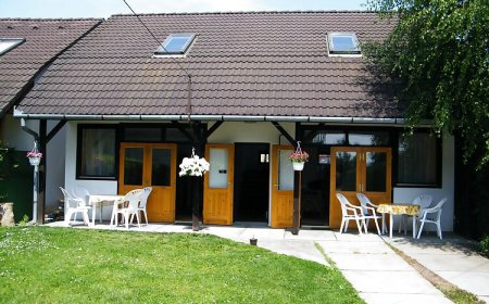 Yachtparty Apartmanház Balatonboglár