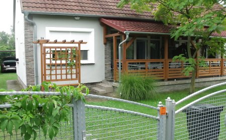 Petragabi Nyaraló Balatonfenyves