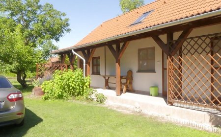 Családváró Vendégház Balatonfőkajár