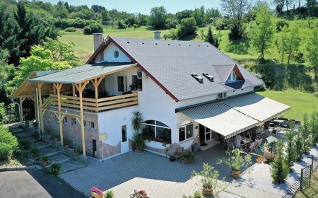 Borkúti Panzió és Apartman Balatonföldvár-Kőröshegy