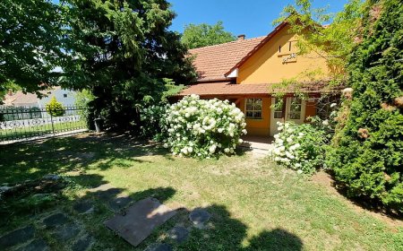 Hortenzia Apartmanház Balatonkenese