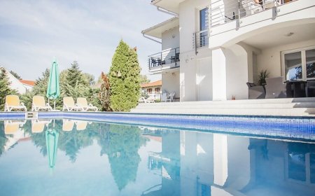 Komáromi Apartmanház Balatonlelle