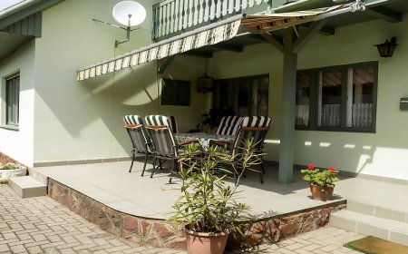 171 - Vízközeli Vendégház Balatonlelle