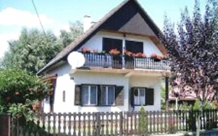 Családi Nyaralóház Balatonmáriafürdő