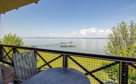 976 - Közvetlen Vízparti Apartman Balatonőszöd