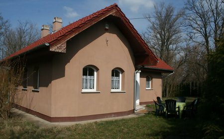 Kápolnai Vendégház Balatonőszöd