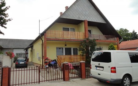 Marsovszki Családi Ház Balatonszárszó