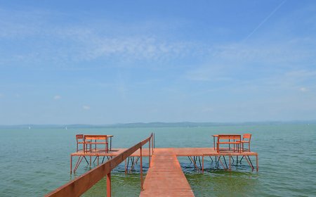 Tóparti Apartmanház Balatonszárszó