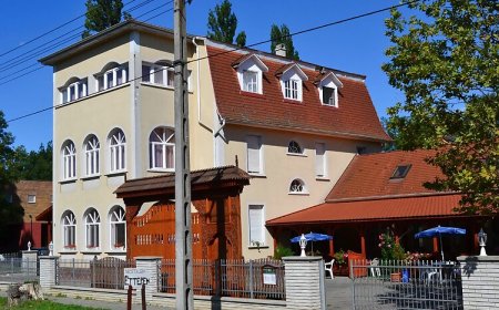 Nosztalgia Hotel Balatonszárszó