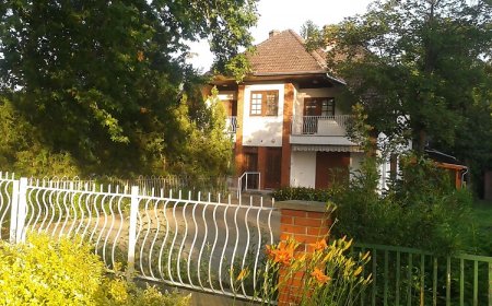 Napraforgó Apartmanok Balatonszemes
