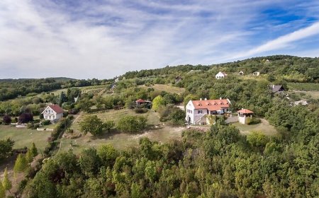 Gella Kúria Balatonszőlős