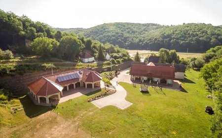Naspolya Panzió és Étterem Bátaapáti