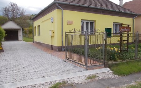 Hencz Vendégház Bázakerettye