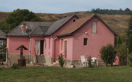 Hibiszkusz Ház Bekölce