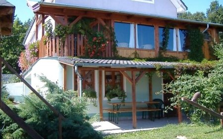 Börzsönyalja Vendégház Diósjenő