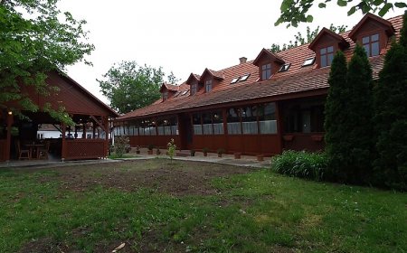 Hat Testvér Fogadó Dömsöd