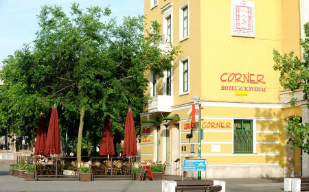 Corner Hotel Dunaújváros