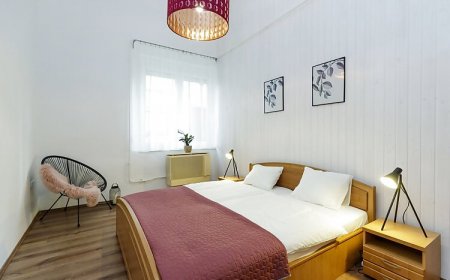 Sophie Apartman Eger