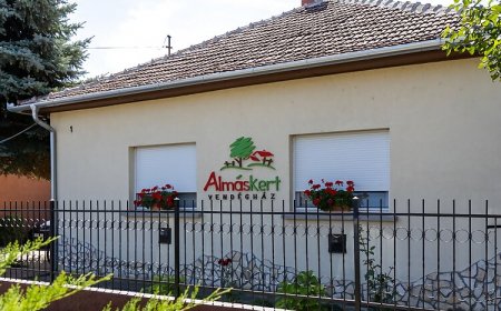 Almáskert Vendégház Fábiánsebestyén