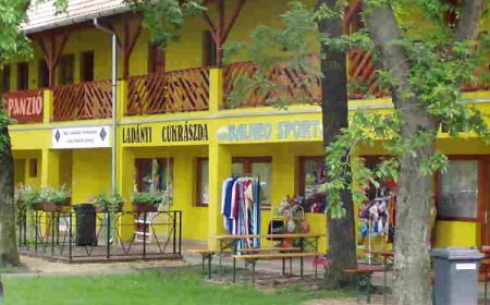 Kastélypark Fürdő Panzió Füzesgyarmat