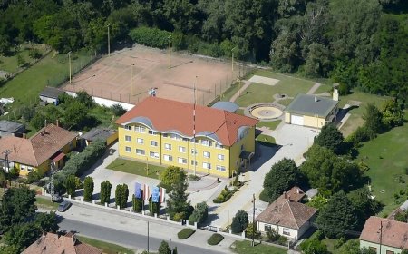 Leier Business Hotel Gönyű