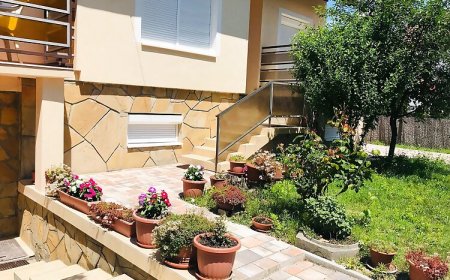 Fehér Apartmanház Gyenesdiás