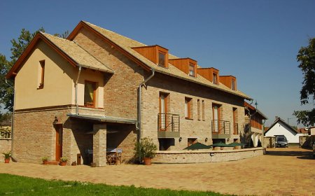 Várárok Apartman*** Gyula