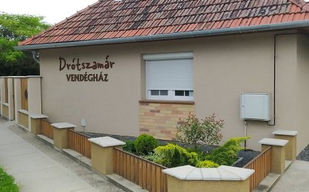 Drótszamár Vendégház**** Gyula