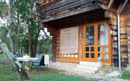 Apartman egy Makovecz Imre tervezte házban Ispánk