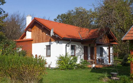 Almáskert Apartmanház Kerkafalva