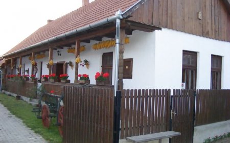 Nyugodt Hajlék Vendégház Kömörő