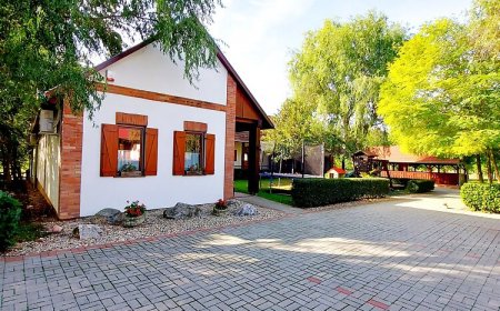 Akácos Tanya és Vendégház Márok