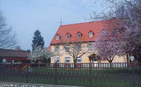 Fenyő Panzió és Apartmanház Mezőkövesd