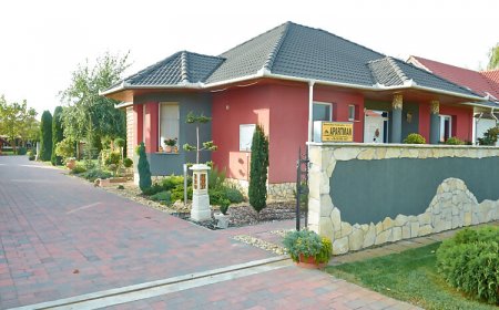 Homokháti Vendégház és Pálma Apartmanok Mórahalom