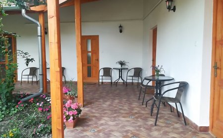 Négy Tücsök Vendégház Nagykörű