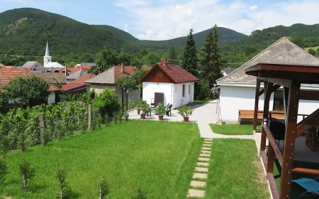 Hegyköz Vendégház Pusztafalu