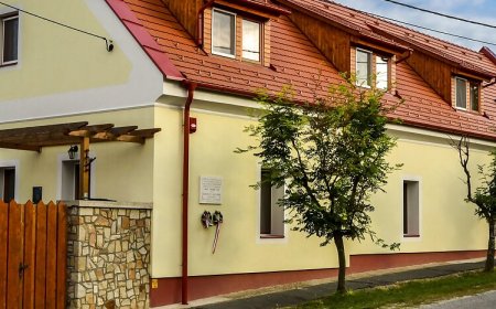 Laky Demeter Turistaház Rezi