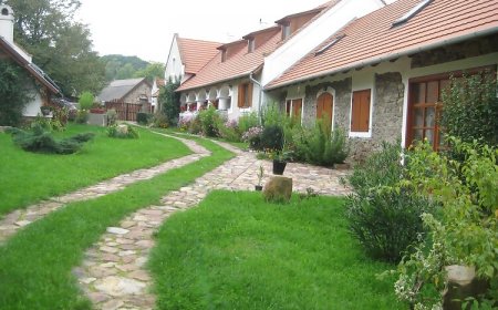Hársfa Apartmanház Salföld