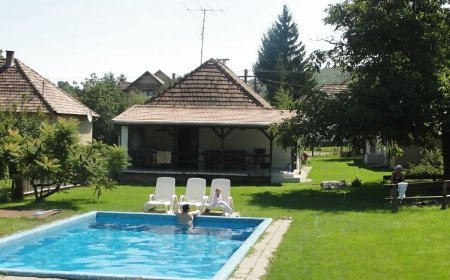 Medencés Vendégház Szandaváralja