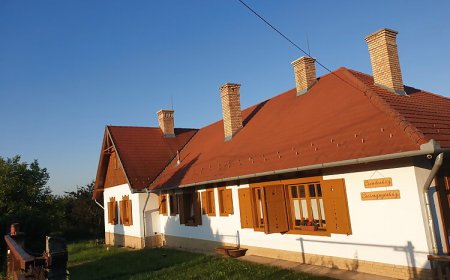 Cseresznyésház-Csendesház Szenna