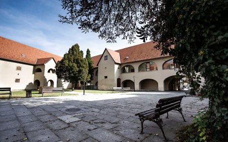 Huszárvár Hotel Kastélyszálló Szerencs