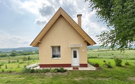 Eiross Apartmanház Tamási
