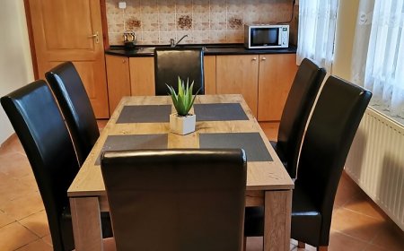 Váralja Vendégház Tata