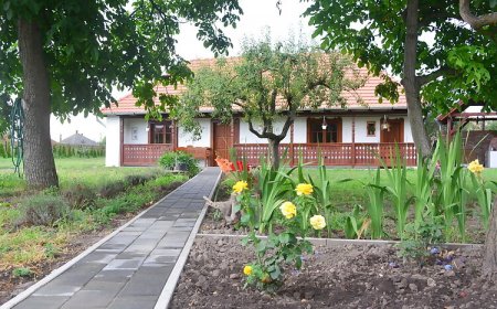 Mákvirág Vendégház Tiszabábolna