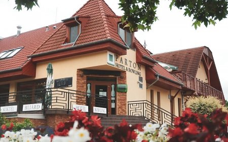 Parton Hotel & Bowling Tiszakécske