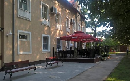 Hotel Thelena Tolna